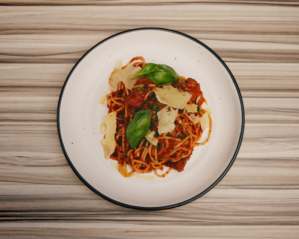 Zuppa d'aglio e verdure di stagione